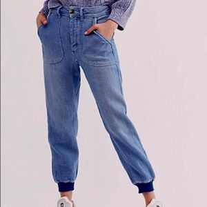 FREE PEOPLE Skye Relaxed Boyfriend Jeans NWOT